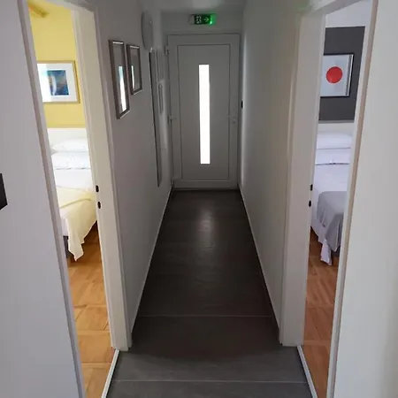 Unique With Garden And Sea View Апартаменты *