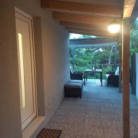 Unique With Garden And Sea View Apartmán *