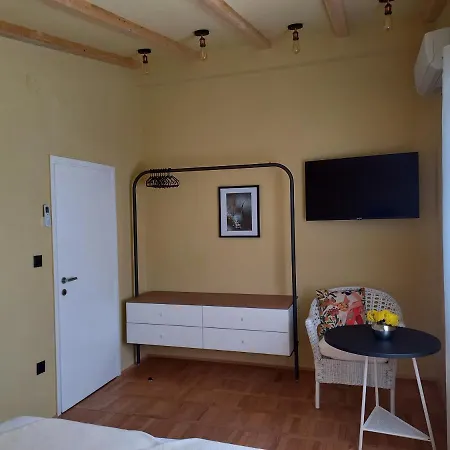 Unique With Garden And Sea View Спліт